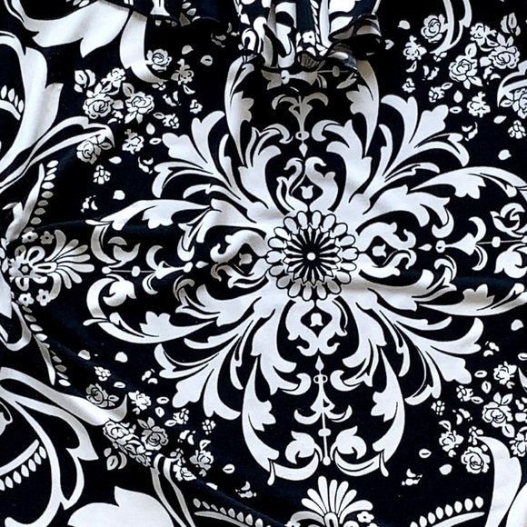 White House black market floral tank top - Picture 3 of 4